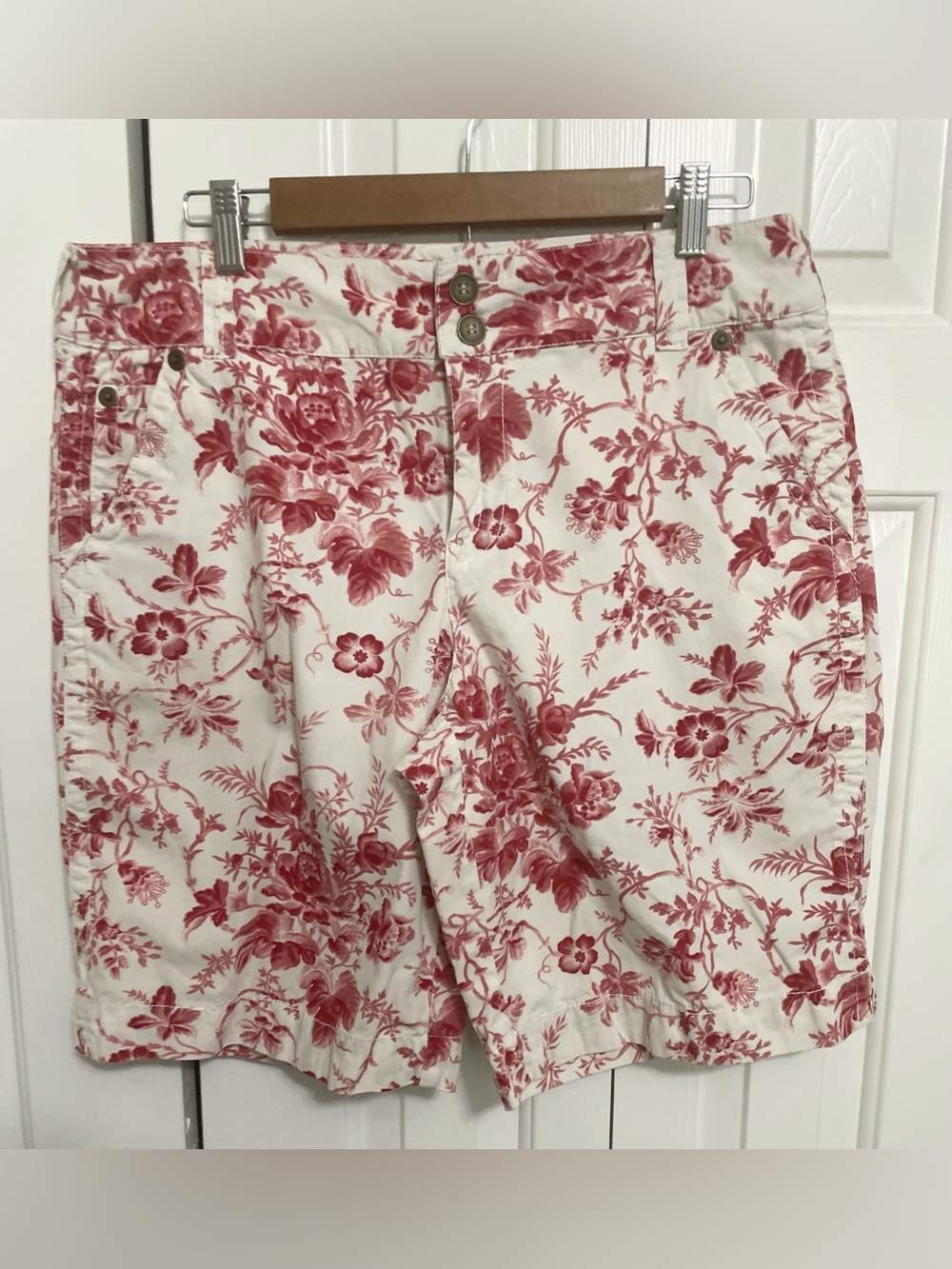 Women’s Floral Print Bermuda Shorts - White with Red Floral